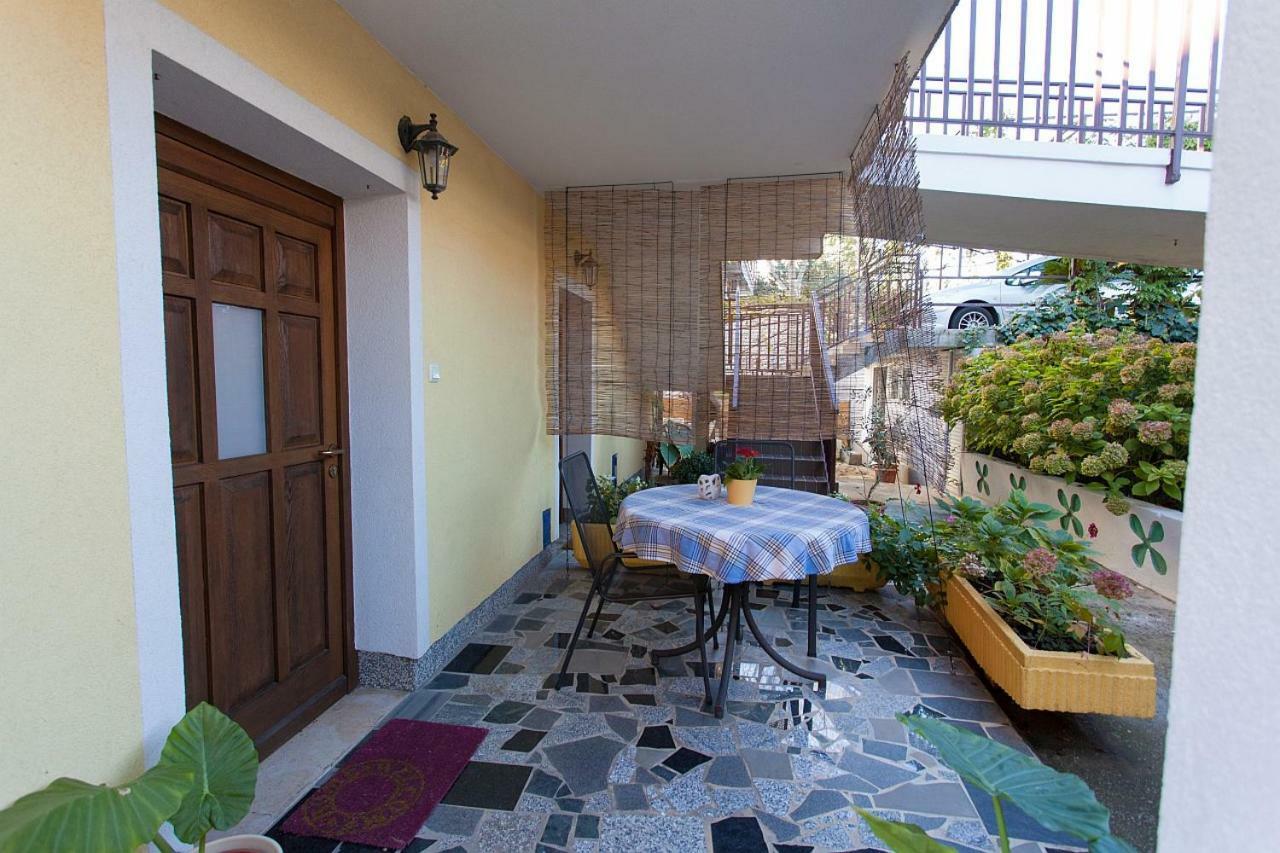 Apartments Topic & Krk Central Location Krk Town Exterior photo